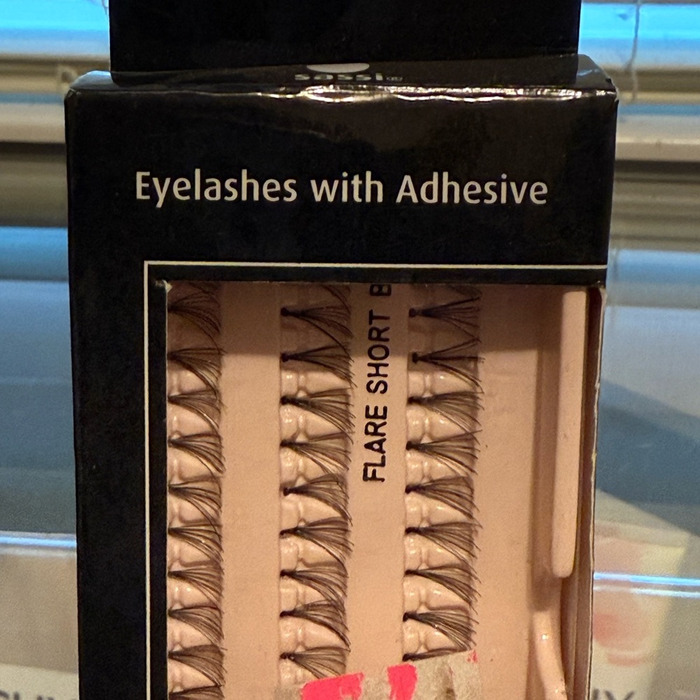 Sassi Eyelashes Flare Short